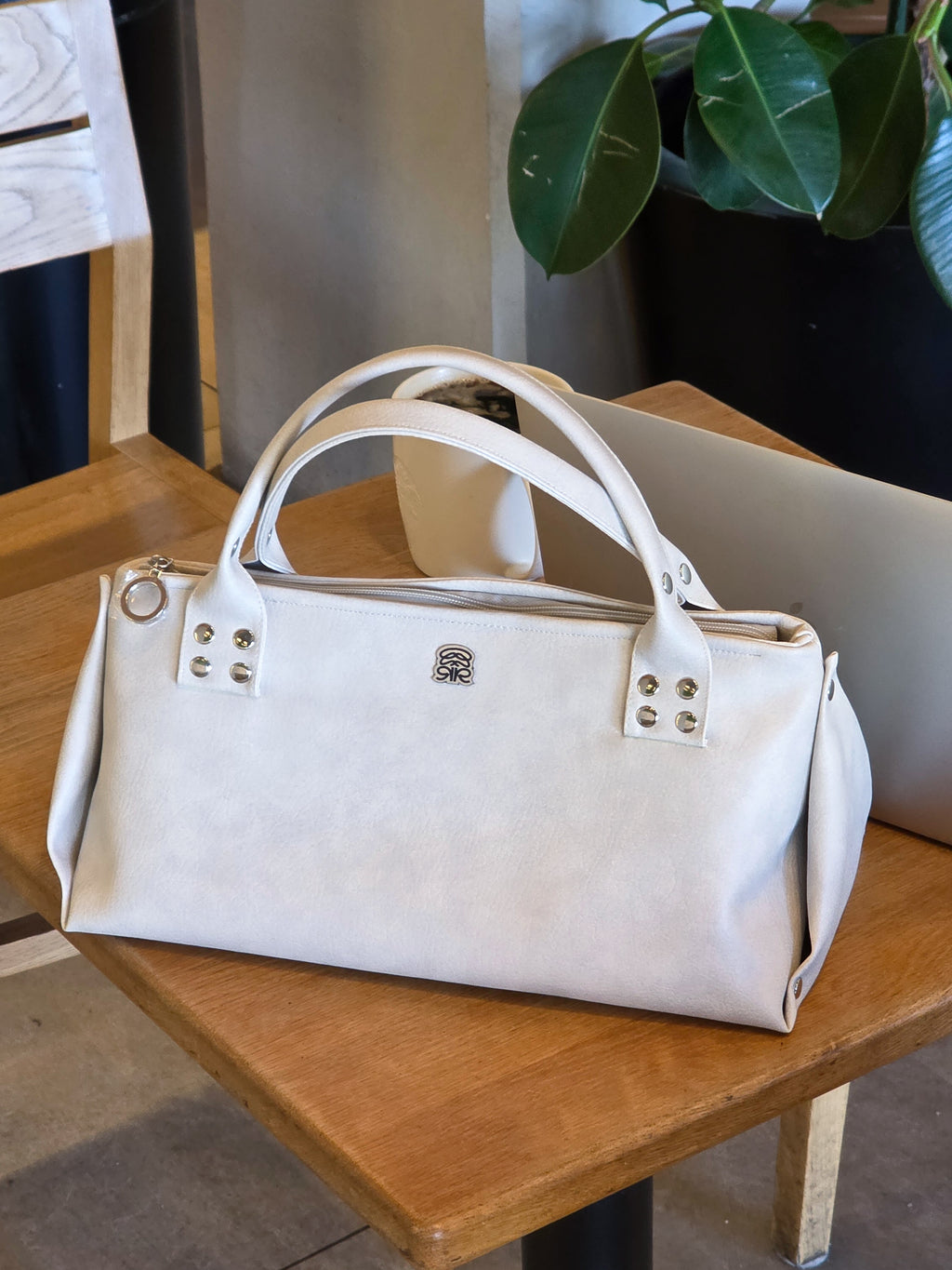 Runa Mediana Cuerina Blanca Textura