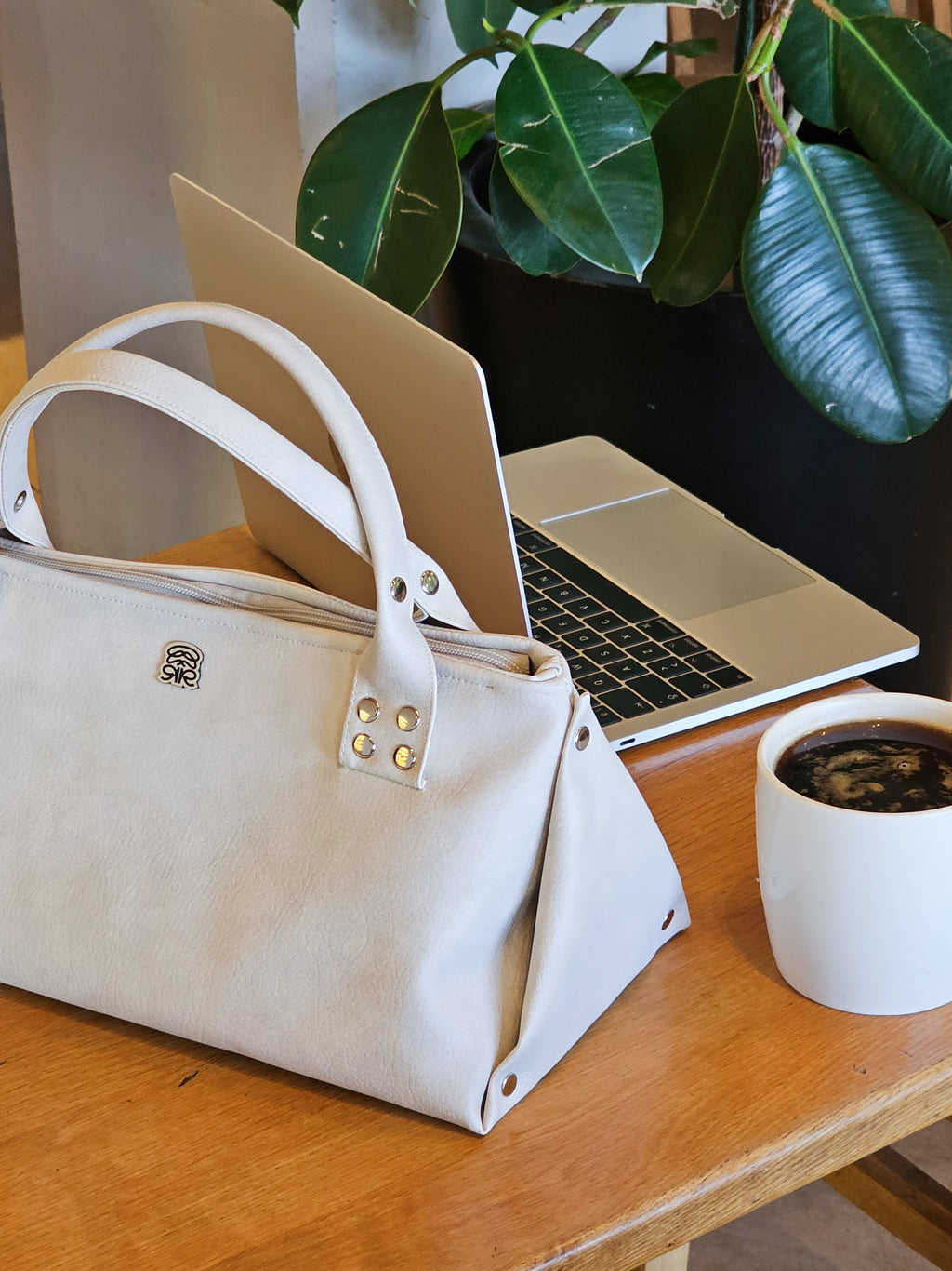 Runa Mediana Cuerina Blanca Textura