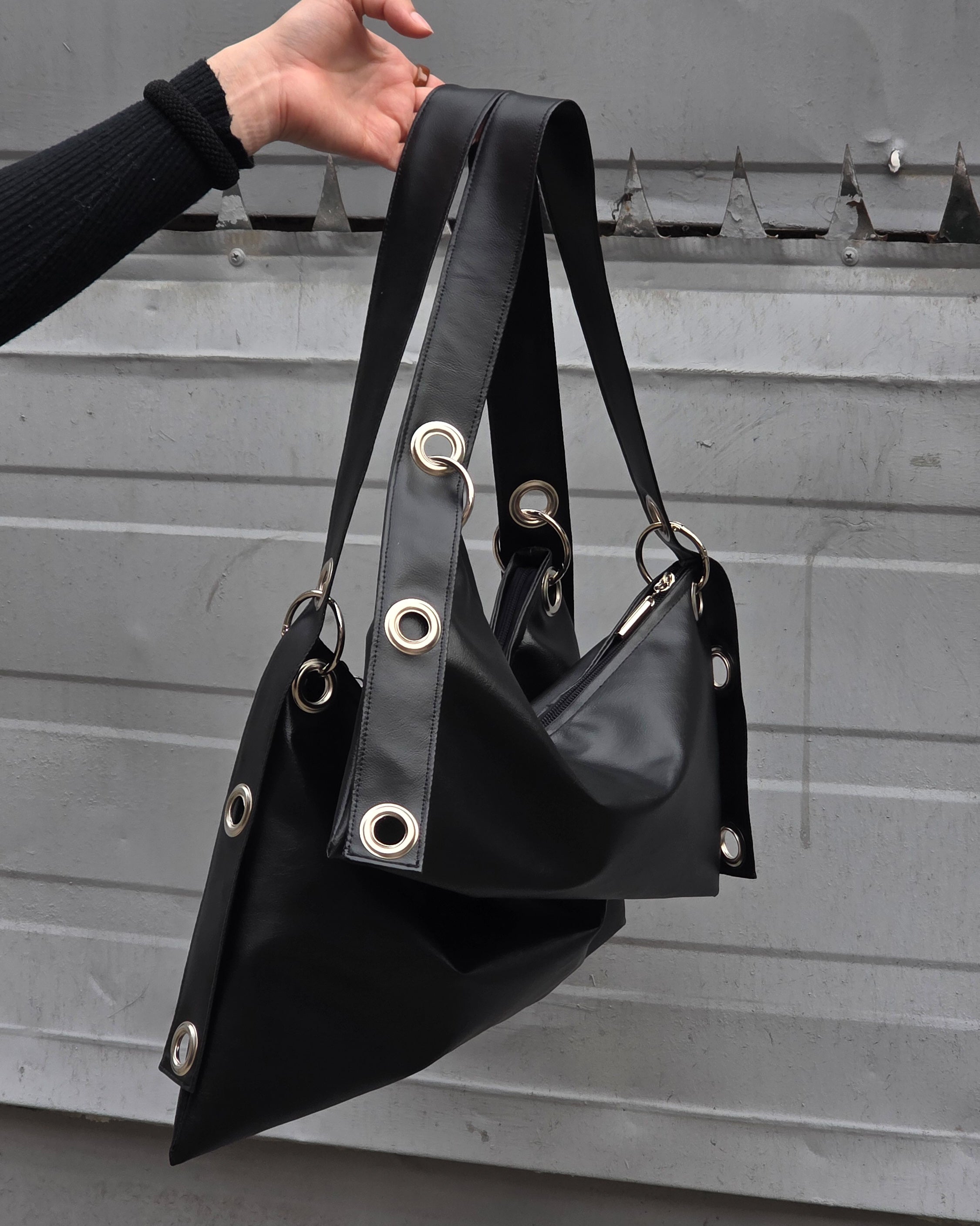 Suki mediana Cuerina Negra