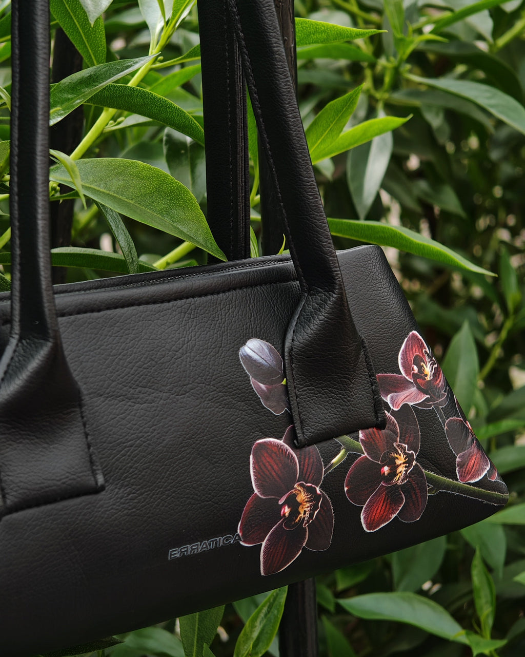 Sally S Cuerina Negra Flores