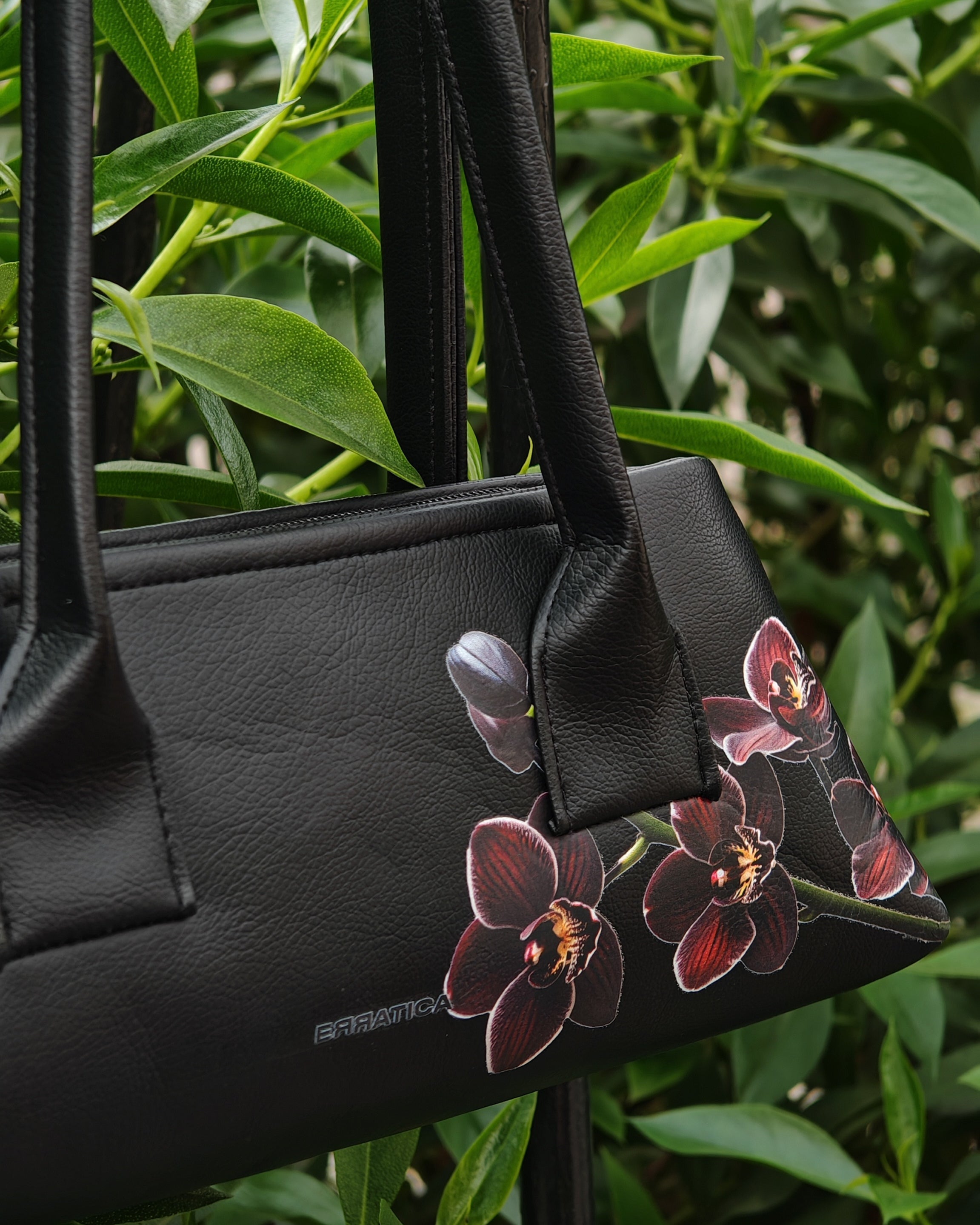 Sally S Cuerina Negra Flores