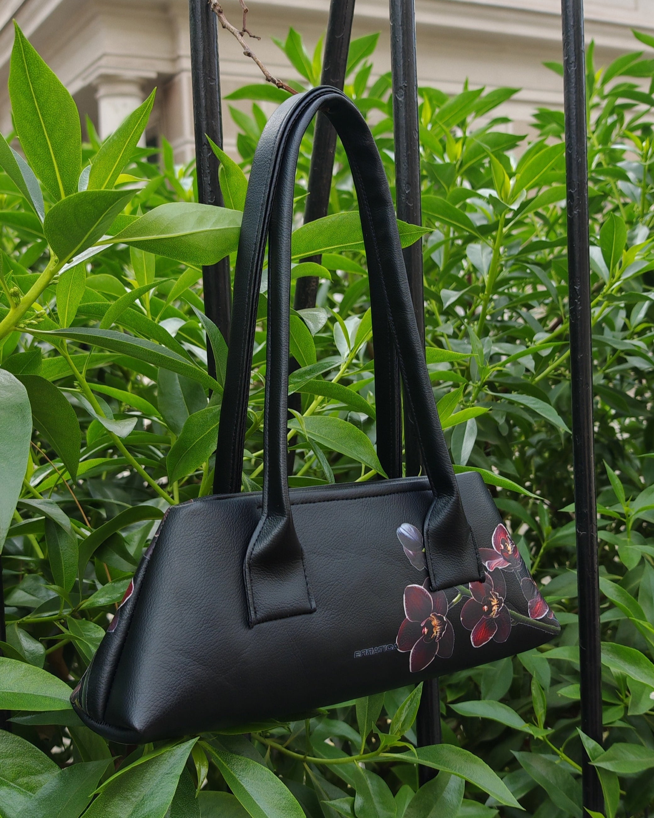 Sally S Cuerina Negra Flores