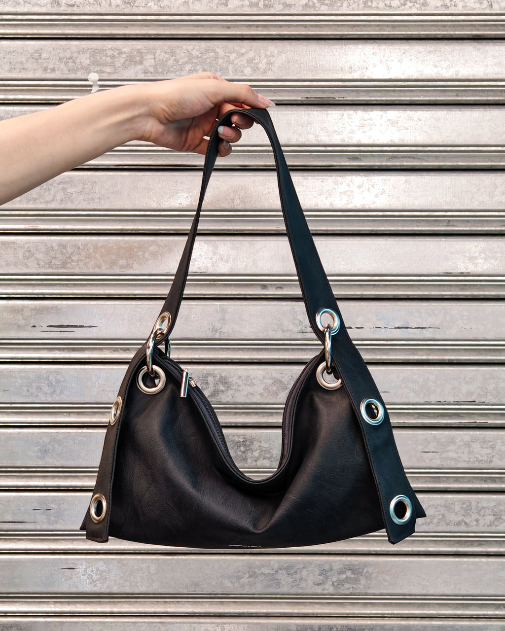 Suki mediana Cuerina Grafito