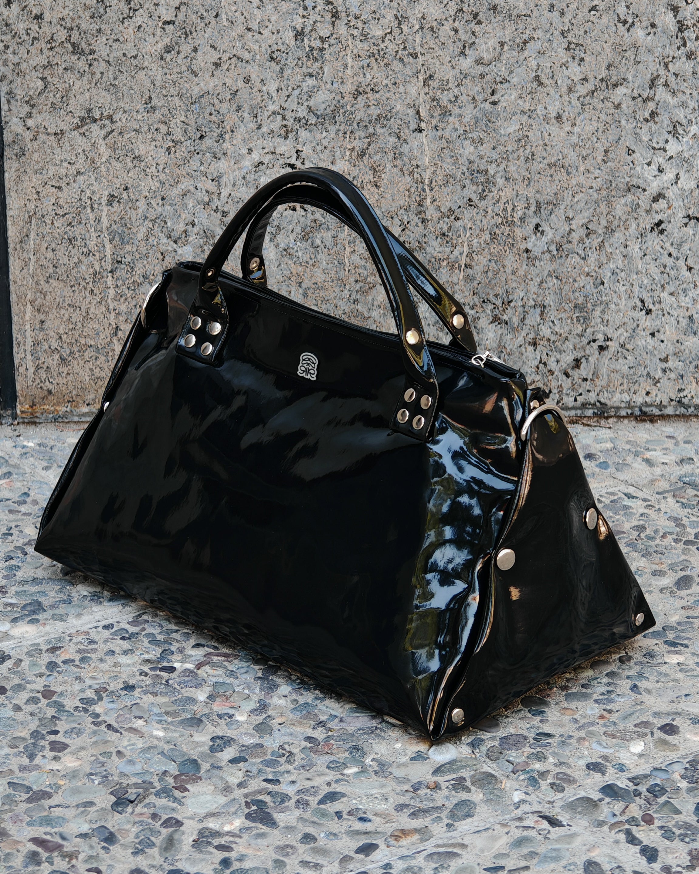 Runa Grande Charol Negro