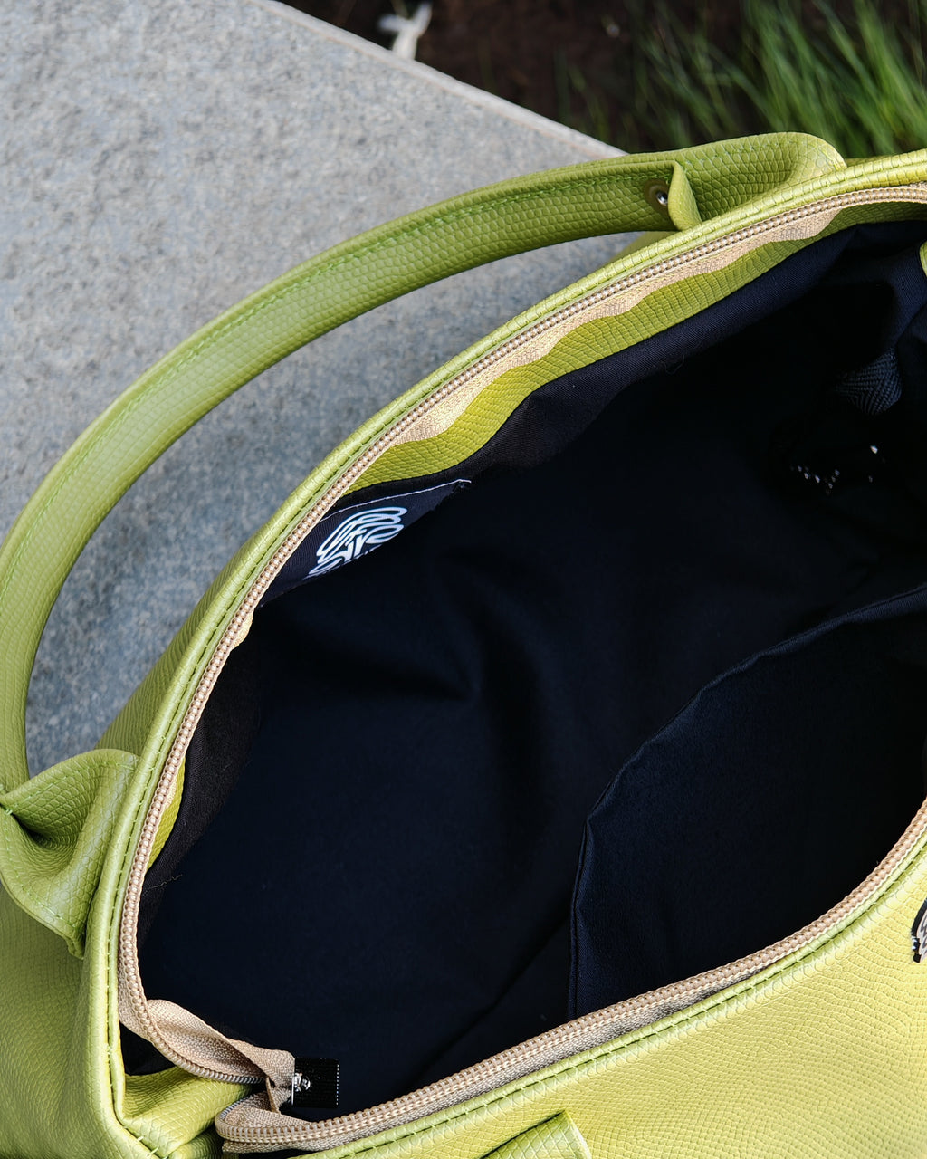 Runa Mediana Cuerina Verde Pistacho