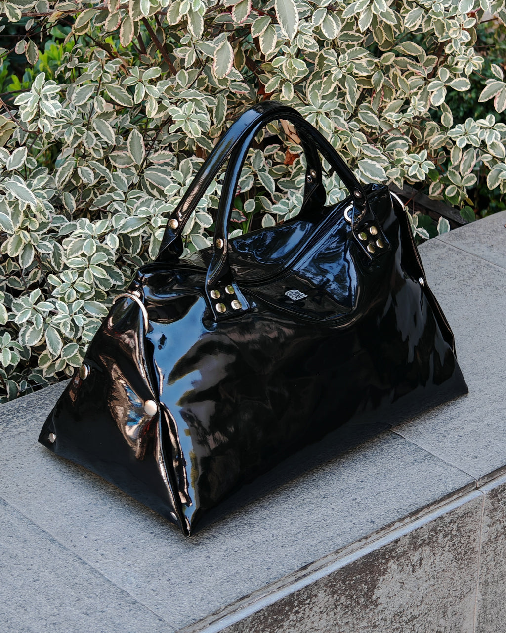 Runa Grande Charol Negro