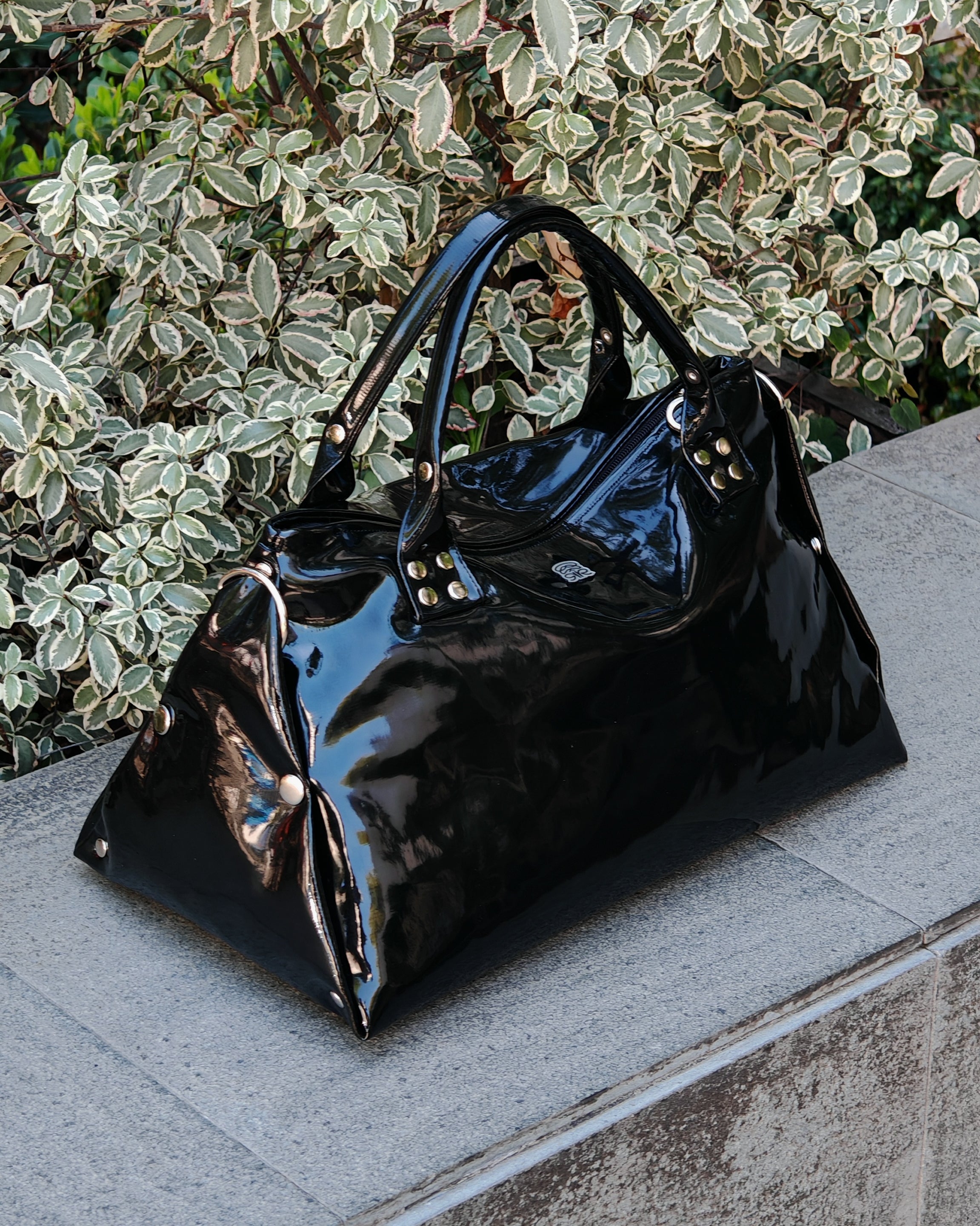 Runa Grande Charol Negro