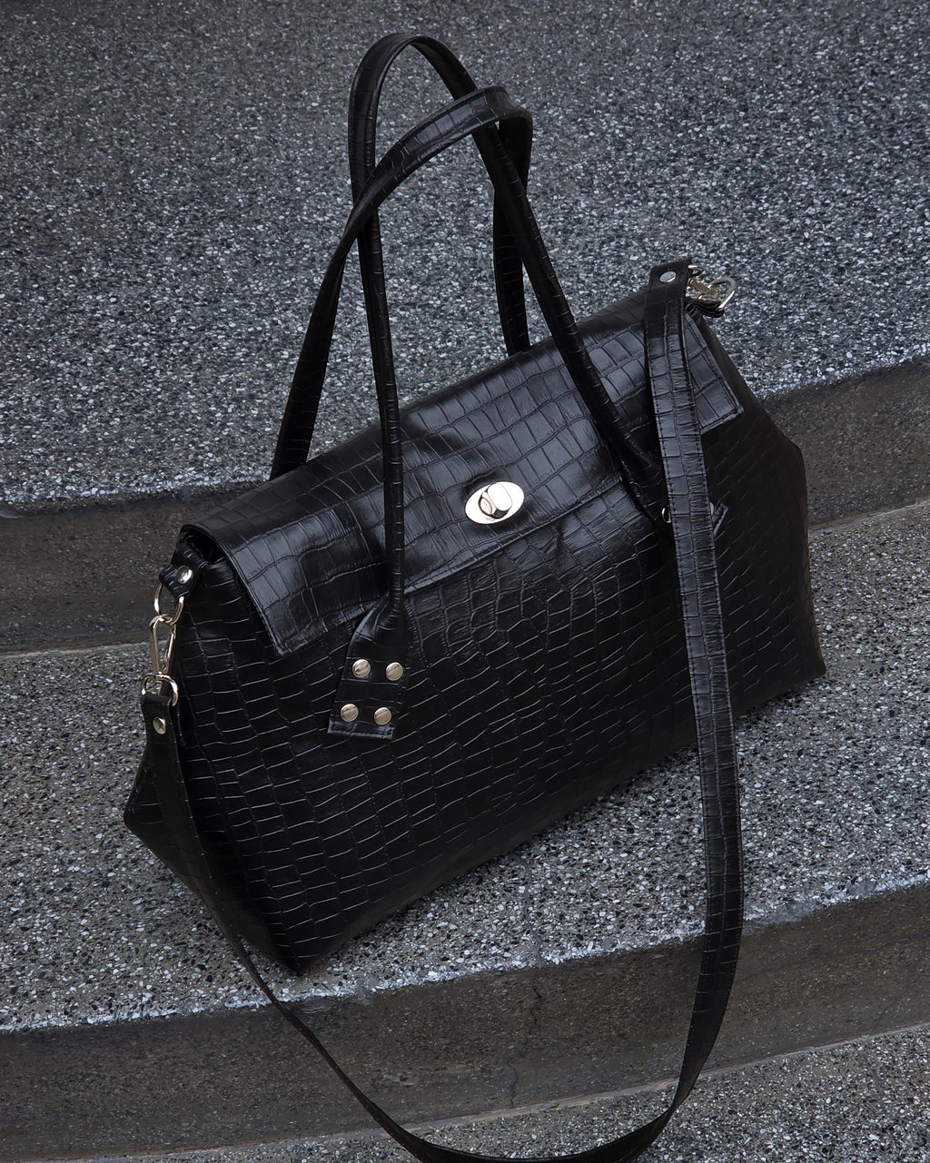 Nina grande cuerina negra cocodrilo